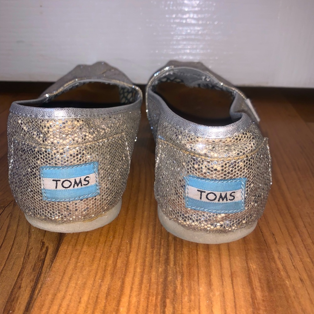 Women’s Tom’s